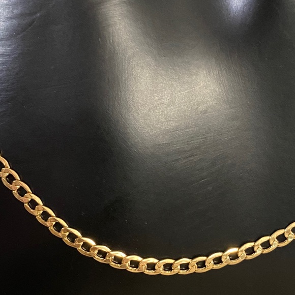 18K Gold Chain Necklace. - Picture 4 of 5